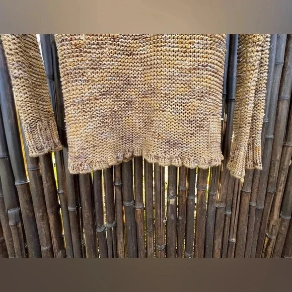 Vintage Cardigan Sweater BCBG MaxAzria • Wood Buttons - Picture 3 of 7